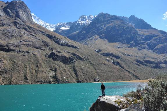 Belíssima laguna no 2o dia do trekking Santa Cruz, na Cordillera Blanca, região de Huaraz, no Peru